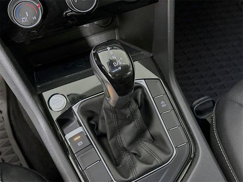 Used 2023 Volkswagen Taos SE w/ Panoramic Sunroof Package image 21