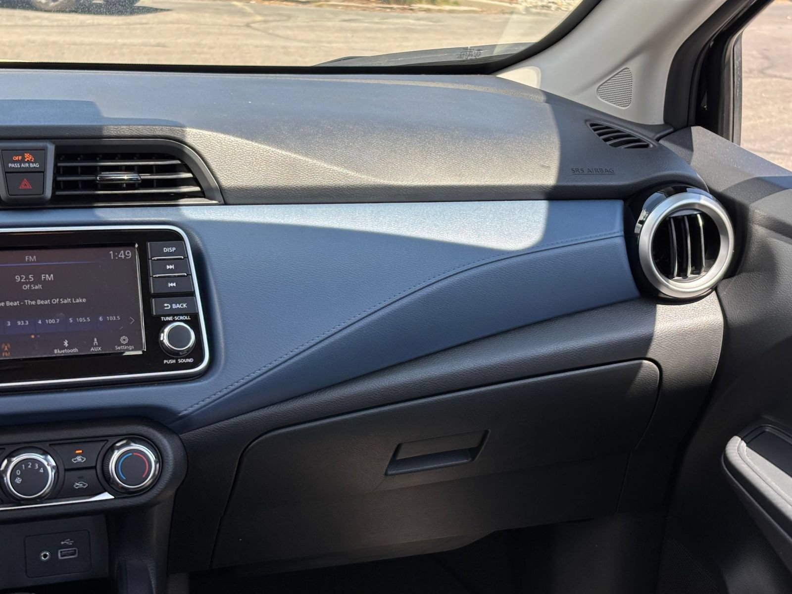 Used 2025 Nissan Versa SV FWD image 32