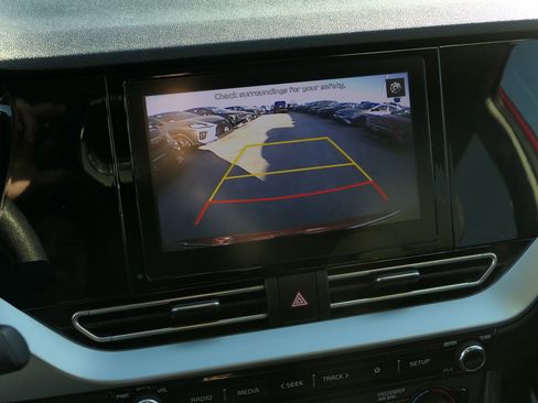 Used 2022 Kia Niro LX image 18