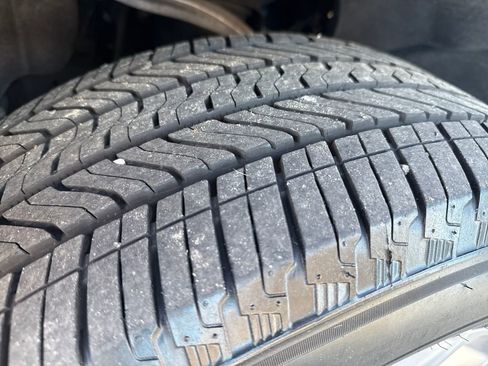 Used 2024 Chevrolet Silverado 1500 Custom image 35