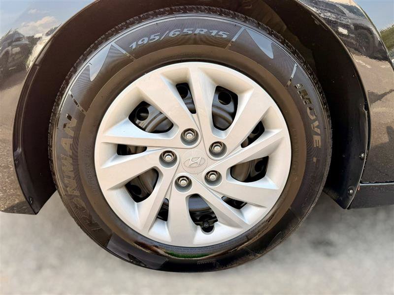 Used 2020 Hyundai Elantra SE FWD image 32
