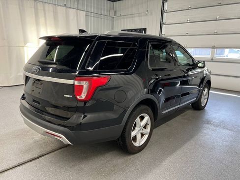 Used 2016 Ford Explorer XLT w/ Equipment Group 202A AWD/4WD image 4