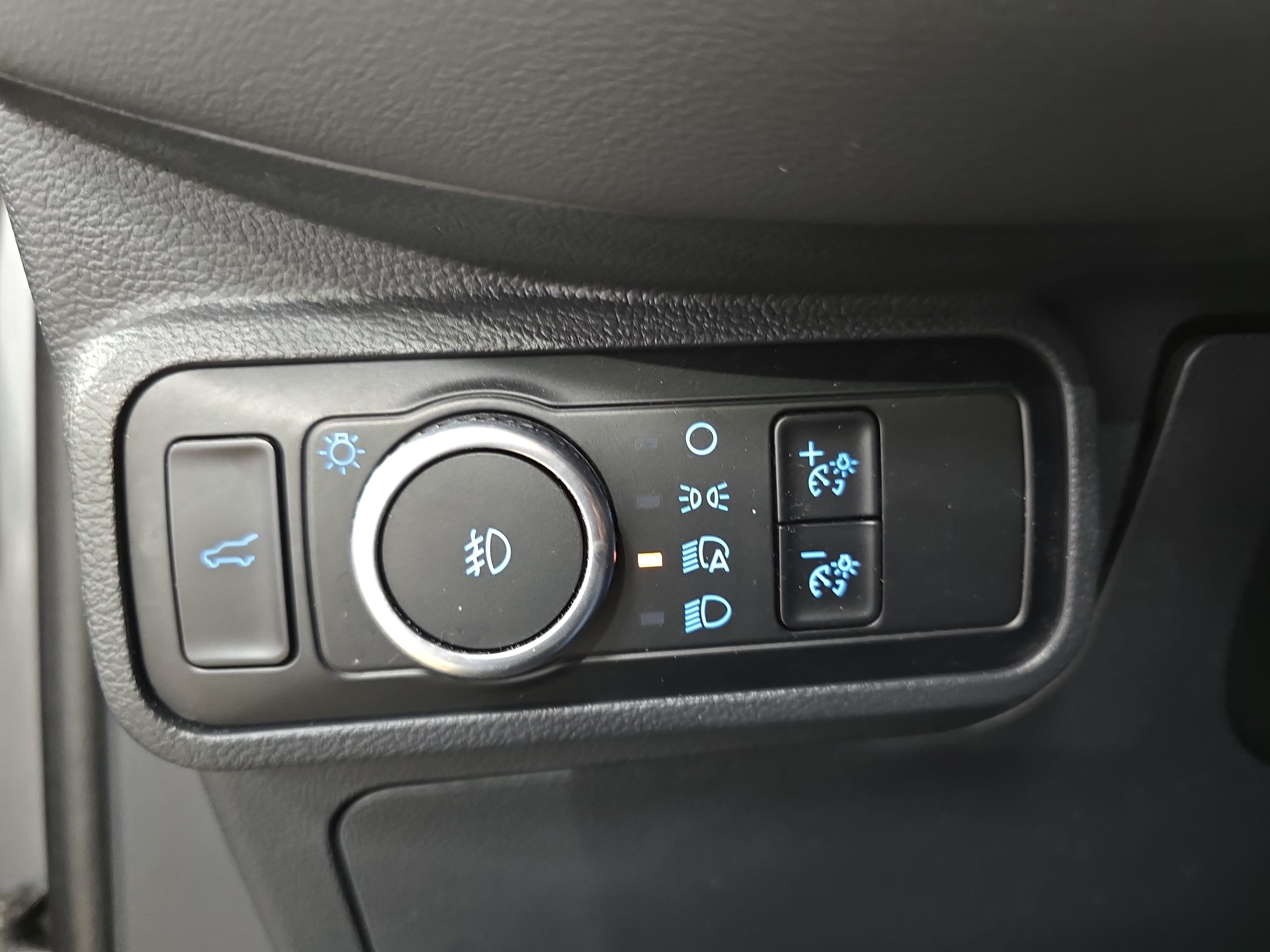 Used 2025 Ford Explorer Active w/ Active Comfort Package RWD image 23