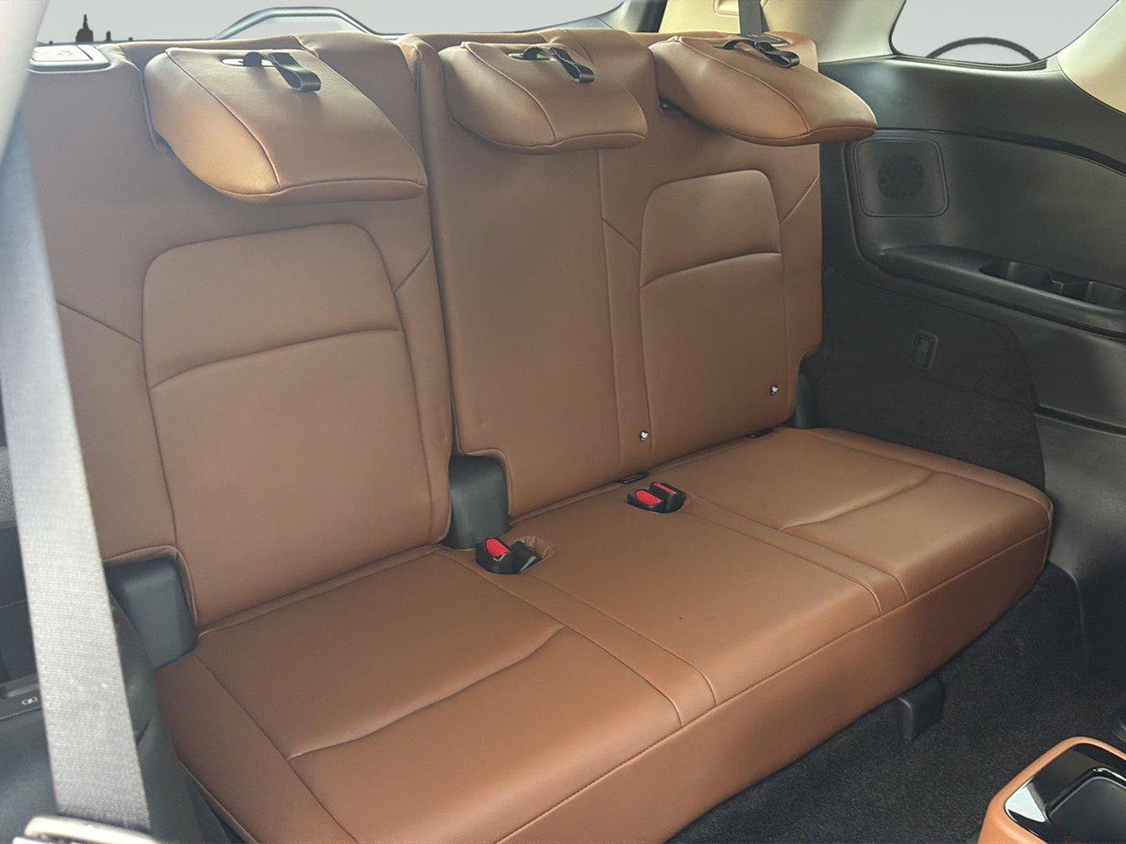 Used 2024 Nissan Pathfinder Platinum AWD/4WD image 33
