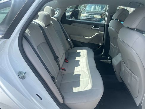 Used 2016 Hyundai Sonata SE FWD image 12