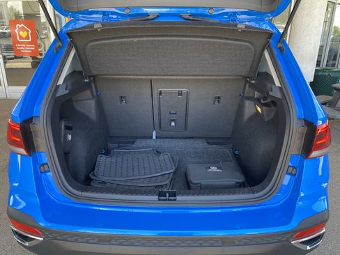 Certified 2023 Volkswagen Taos SE w/ Panoramic Sunroof Package FWD image 16