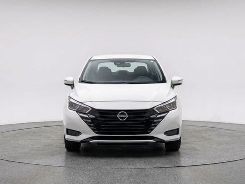 Used 2025 Nissan Versa SV FWD image 2