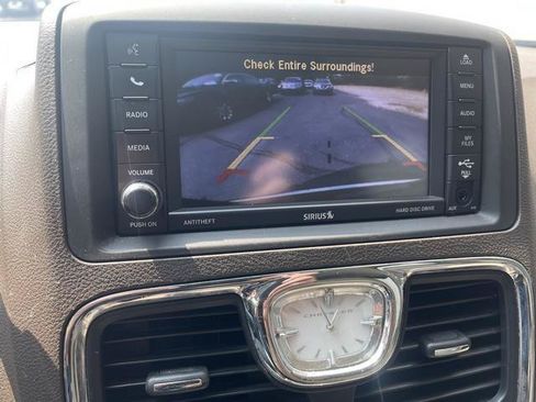 Used 2015 Chrysler Town & Country Limited Platinum w/ Trailer Tow Group FWD image 24