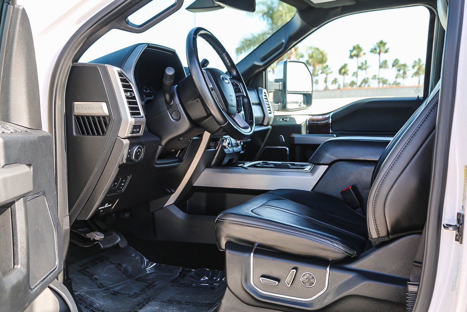 Used 2017 Ford F250 Platinum w/ Platinum Ultimate Package AWD/4WD image 17