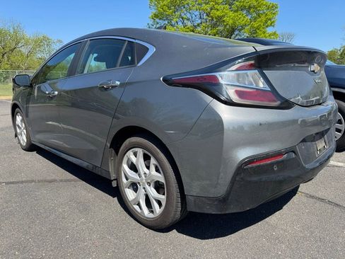 Used 2016 Chevrolet Volt Premier w/ Driver Confidence Package FWD image 3