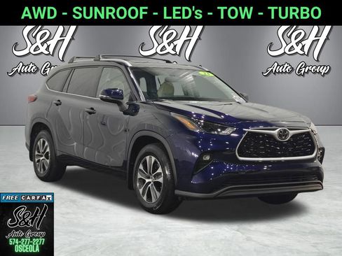 Used 2023 Toyota Highlander XLE AWD/4WD image 1