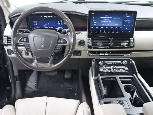 Used 2022 Lincoln Navigator L Reserve image 15