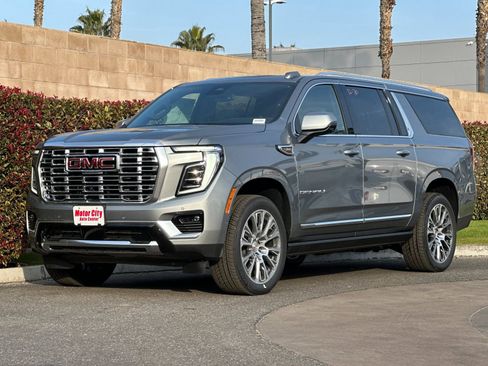 New 2026 GMC Yukon XL Denali w/ Sun & Power Step Package image 8