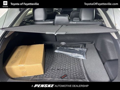 Used 2026 Toyota Prius Plug-In Hybrid FWD image 21
