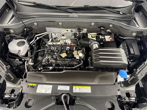 Used 2024 Volkswagen Atlas Cross Sport SE FWD image 30
