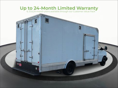 Used 2016 Chevrolet Express 4500 RWD image 7