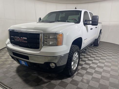 Used 2011 GMC Sierra 2500 SLE w/ SLE Preferred Package image 4