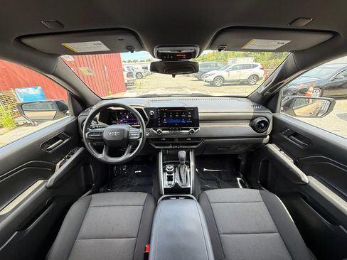 Used 2023 Chevrolet Colorado Trail Boss w/ Technology Package AWD/4WD image 20