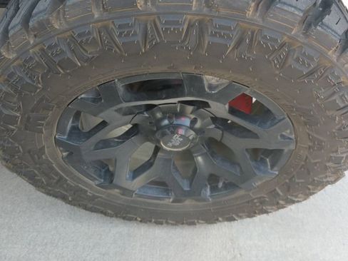 Used 2021 Chevrolet Silverado 1500 LTZ w/ Technology Package AWD/4WD image 9