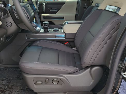 New 2026 GMC Hummer EV SUV w/ LPO, Dark Essentials Package AWD/4WD image 6
