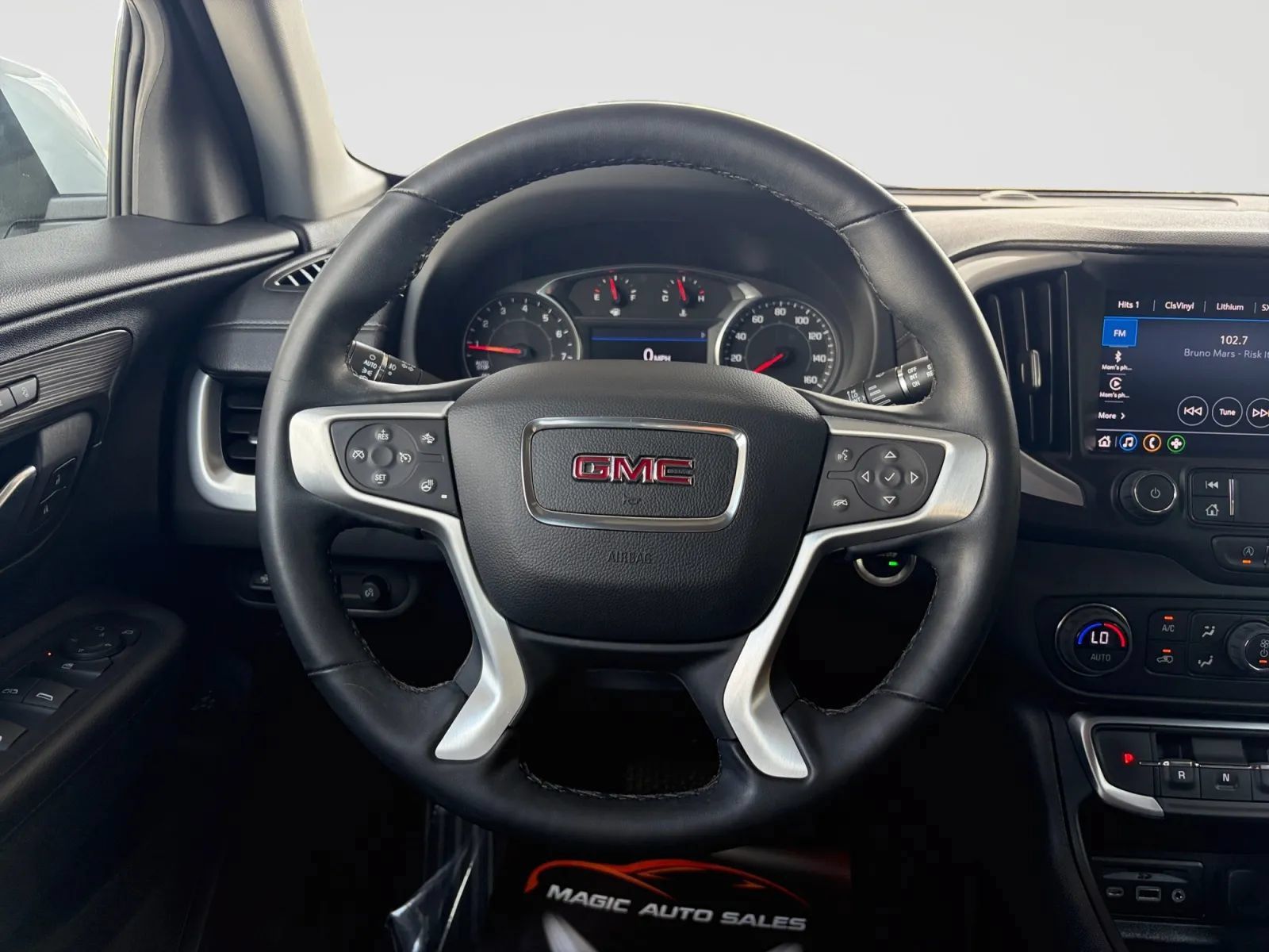 Used 2023 GMC Terrain SLT w/ Tech Package AWD/4WD image 27