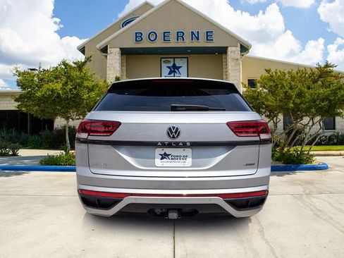 Used 2023 Volkswagen Atlas Cross Sport SEL AWD/4WD image 4