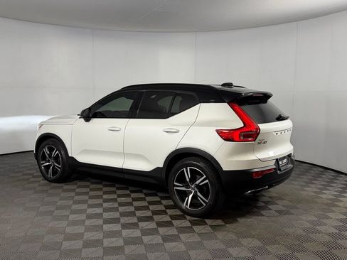 Used 2019 Volvo XC40 T5 R-Design image 8