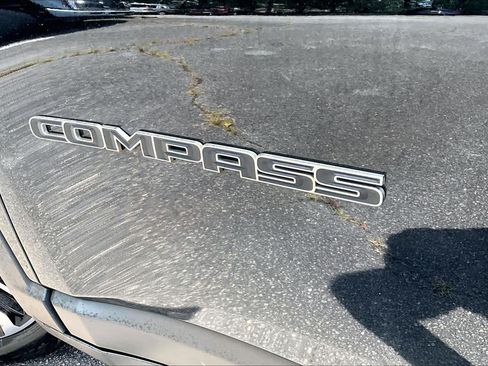 Used 2022 Jeep Compass Limited AWD/4WD image 30