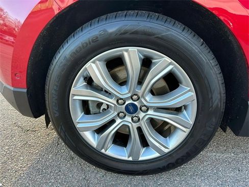 Used 2020 Ford Edge Titanium w/ Equipment Group 301A image 7