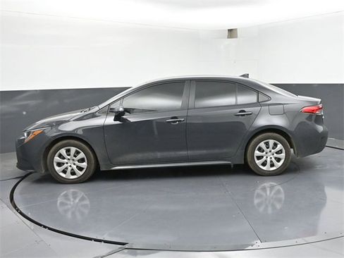Used 2025 Toyota Corolla LE image 4