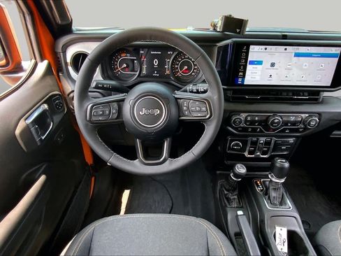 Used 2025 Jeep Wrangler Unlimited Sport AWD/4WD image 6