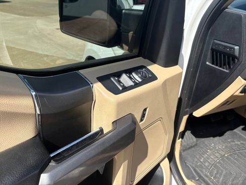 Used 2019 Ford F150 XLT w/ Equipment Group 302A Luxury AWD/4WD image 12