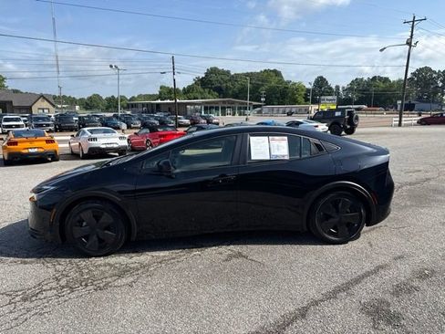 Used 2025 Toyota Prius LE FWD image 1