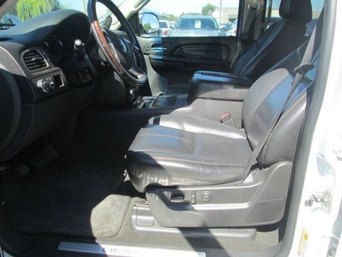 Used 2007 GMC Yukon XL Denali AWD/4WD image 4