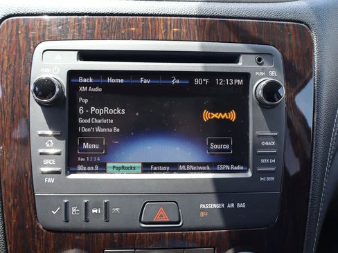 Used 2016 Chevrolet Traverse LT w/ Style and Technology Package image 17