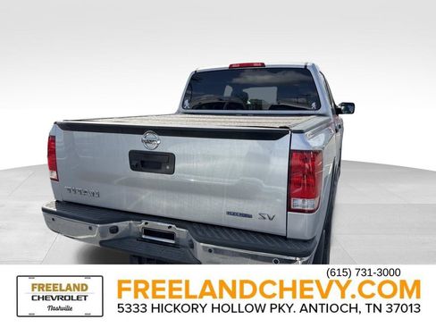 Used 2015 Nissan Titan SV w/ SV Value Truck Package image 3