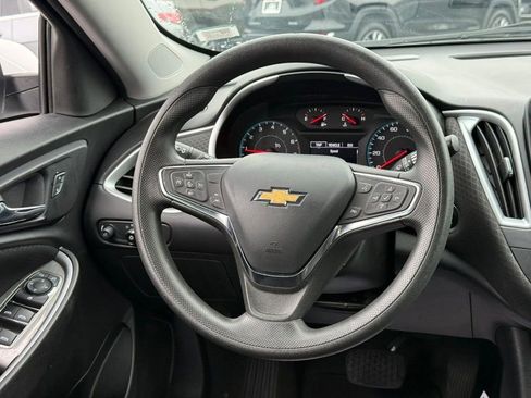 Used 2023 Chevrolet Malibu LT FWD image 12