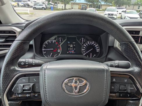 Used 2022 Toyota Tundra SR5 w/ SR5 Convenience Package AWD/4WD image 28