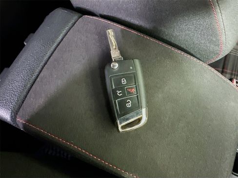 Used 2016 Volkswagen GTI S image 38