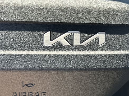 New 2026 Kia Sorento LX FWD image 22