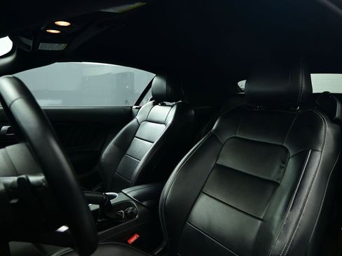 Used 2021 Ford Mustang Premium image 4