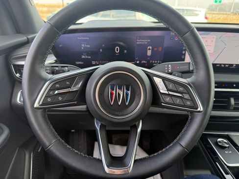 Used 2025 Buick Enclave Preferred image 10