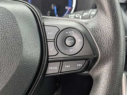 Used 2025 Toyota RAV4 XLE image 20