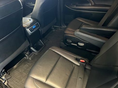 Certified 2019 Toyota Highlander XLE AWD/4WD image 17