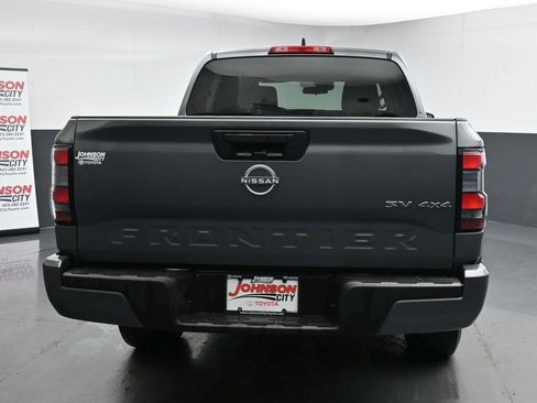 Used 2023 Nissan Frontier SV image 8