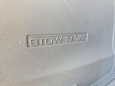 Used 2018 Chrysler Pacifica Limited FWD image 14