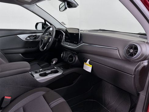 New 2025 Chevrolet Blazer LT w/ Convenience Package image 29