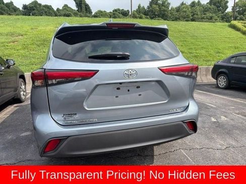 Used 2021 Toyota Highlander XLE AWD/4WD image 8