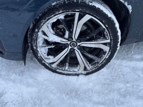 Used 2024 Volvo XC60 T8 Ultimate w/ Protection Package Premier image 6