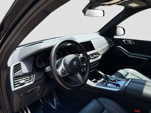 Used 2022 BMW X5 xDrive40i w/ M Sport Package AWD/4WD image 12